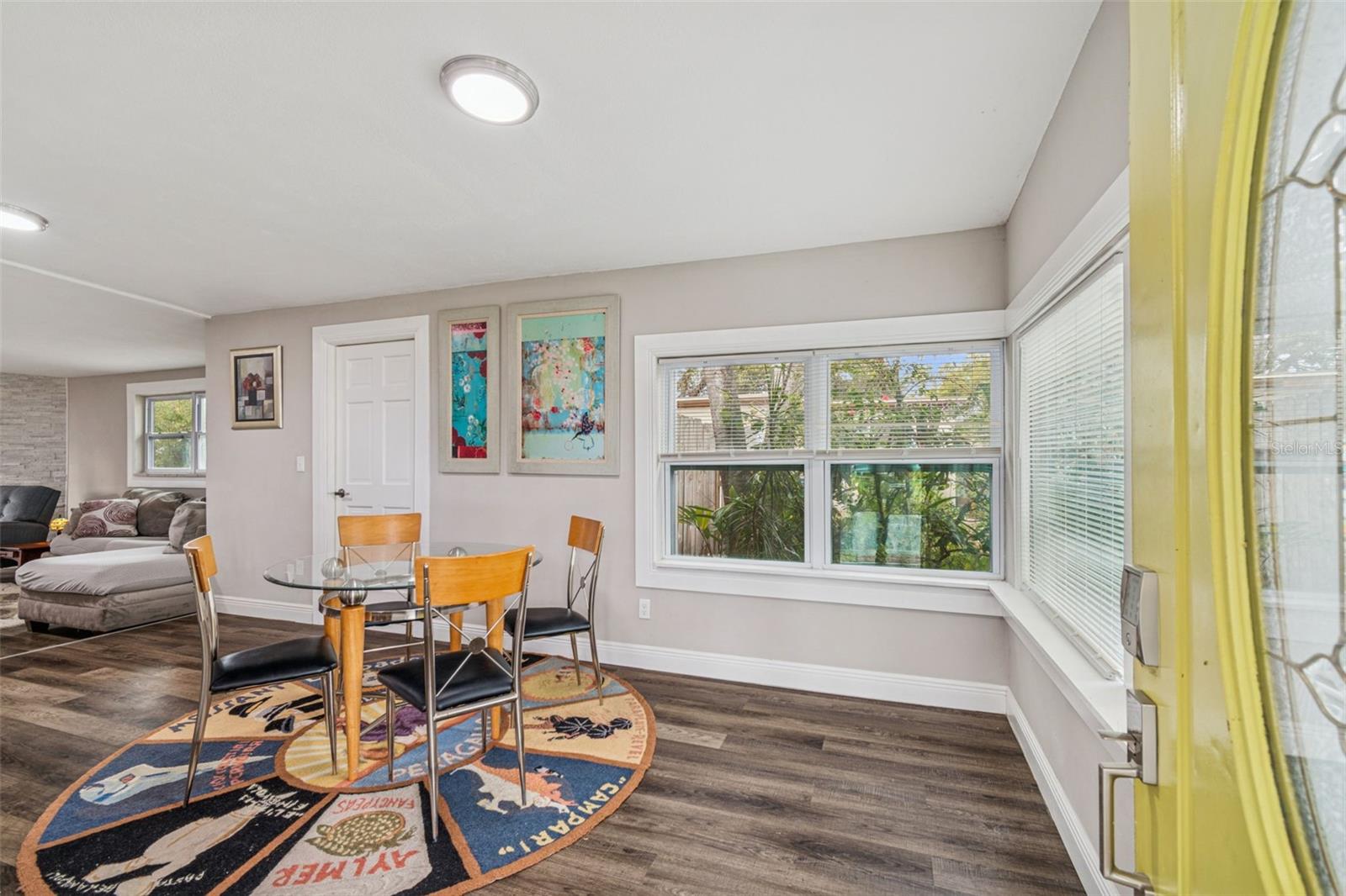 MANHATTAN MANOR - Residential