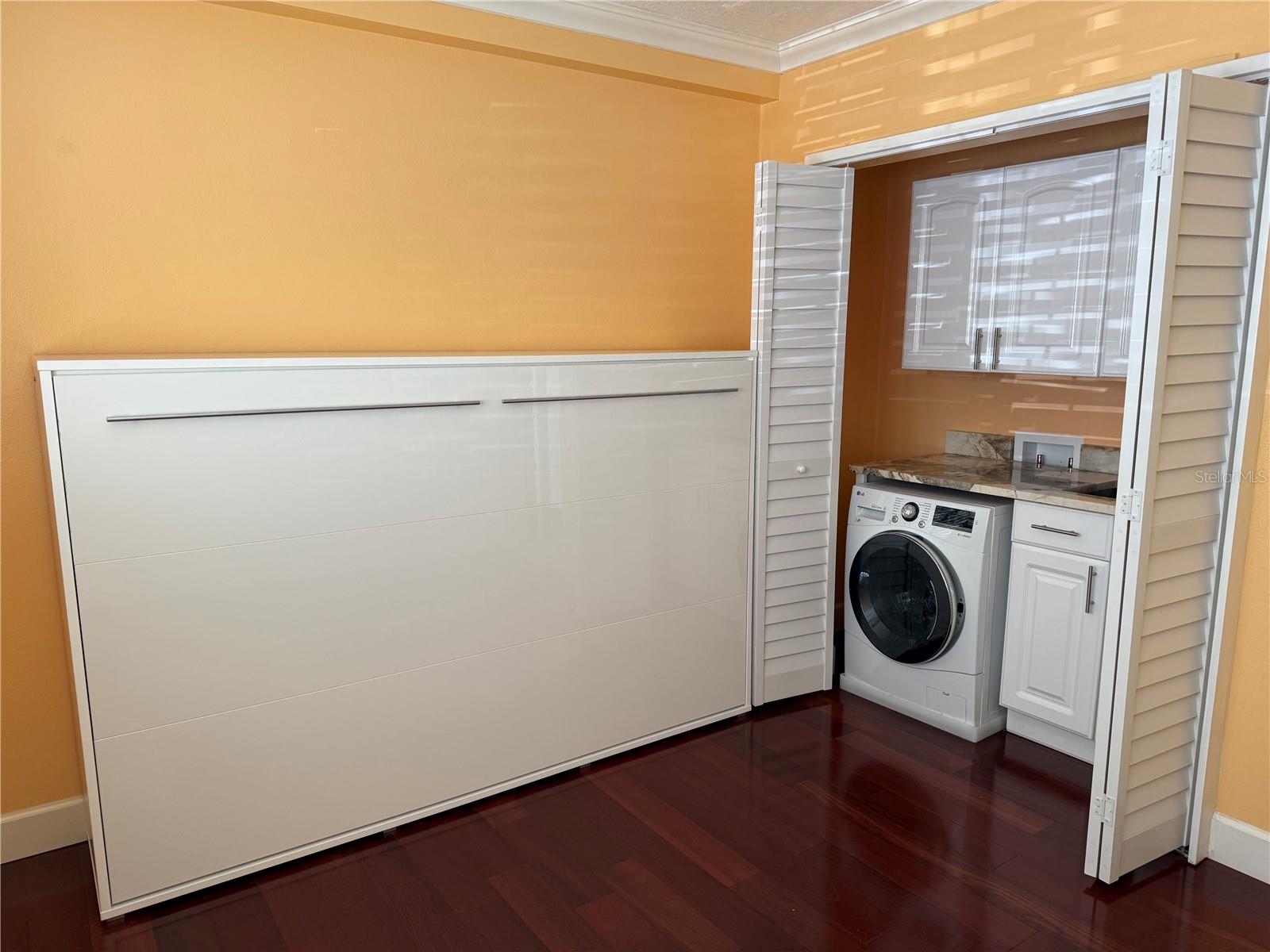 LAKE MAITLAND TERRACE APTS - Residential