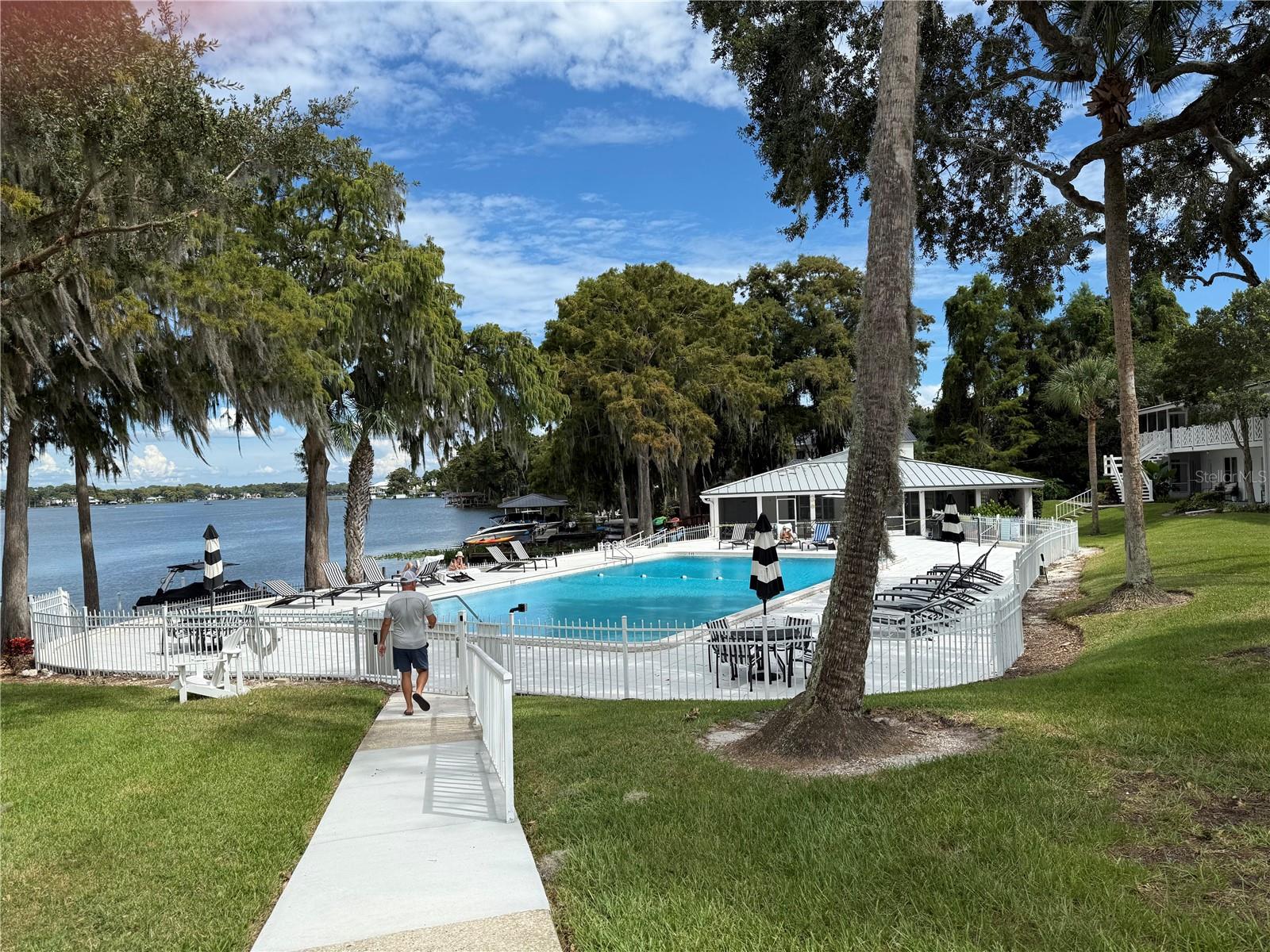 LAKE MAITLAND TERRACE APTS - Residential