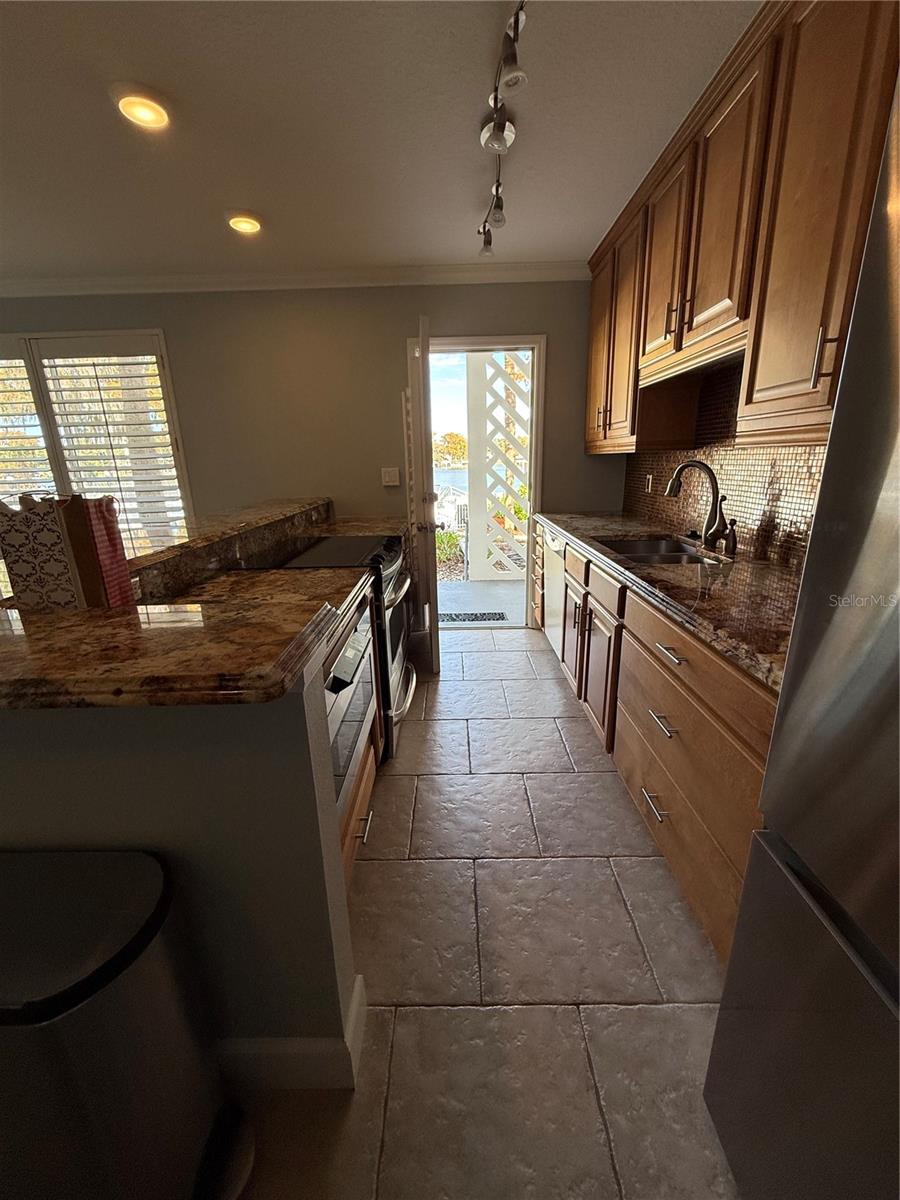 LAKE MAITLAND TERRACE APTS - Residential