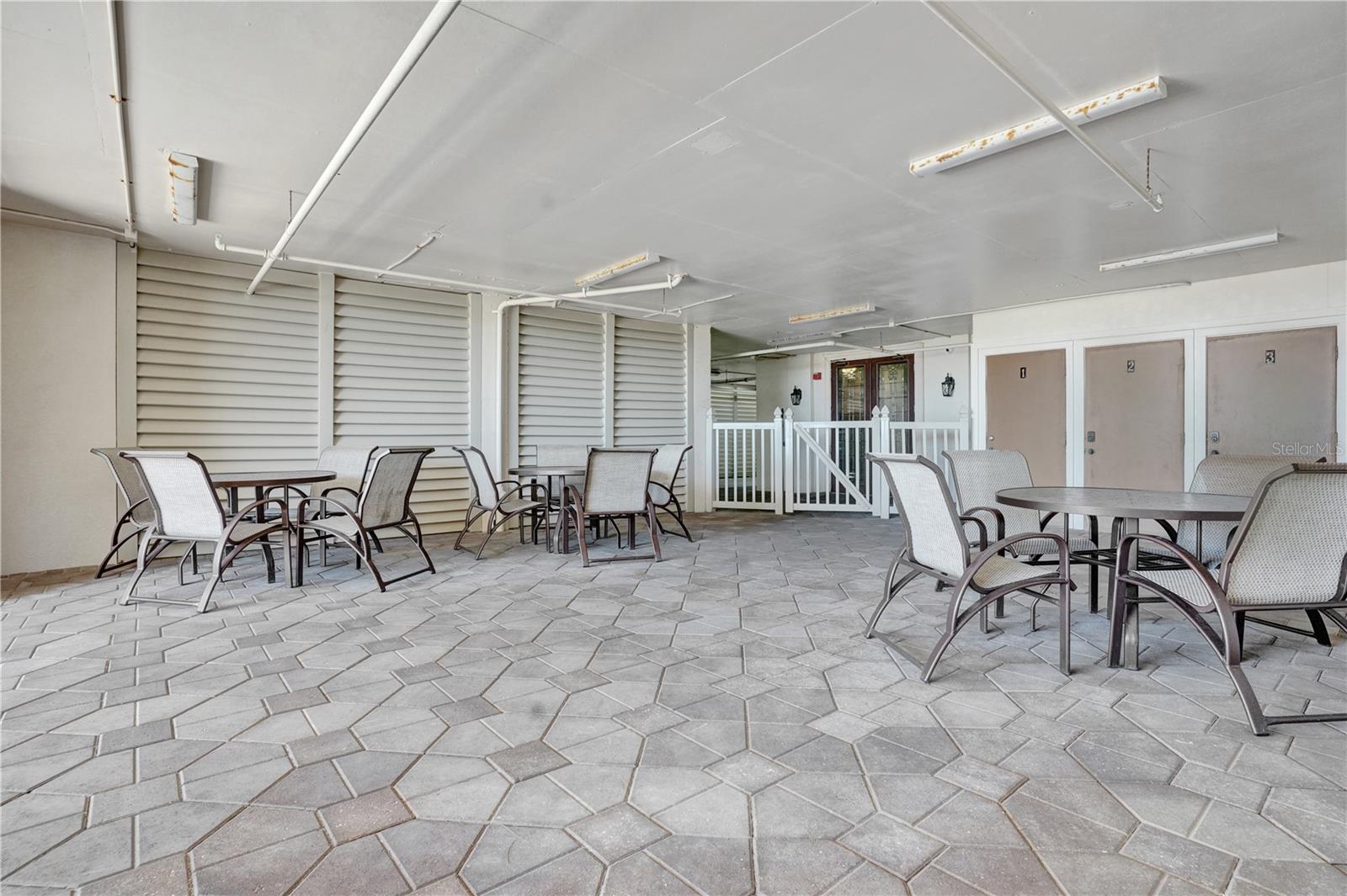 VISTA GRANDE - Residential