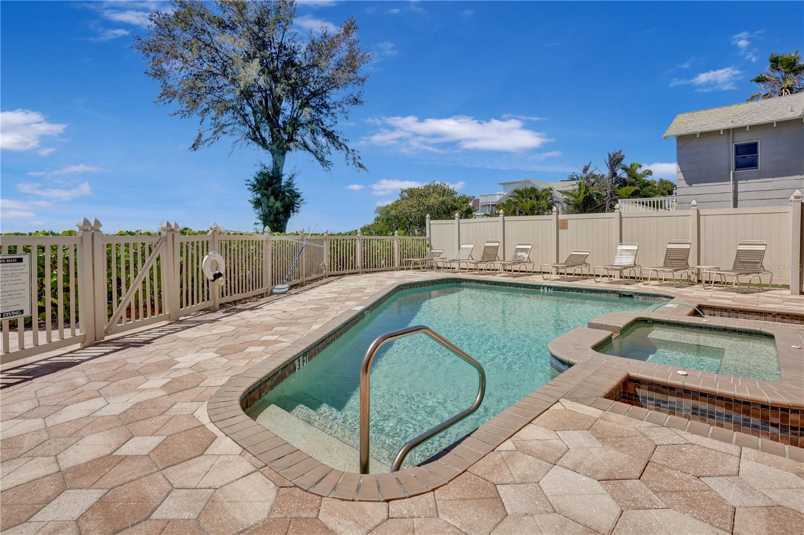 VISTA GRANDE - Residential