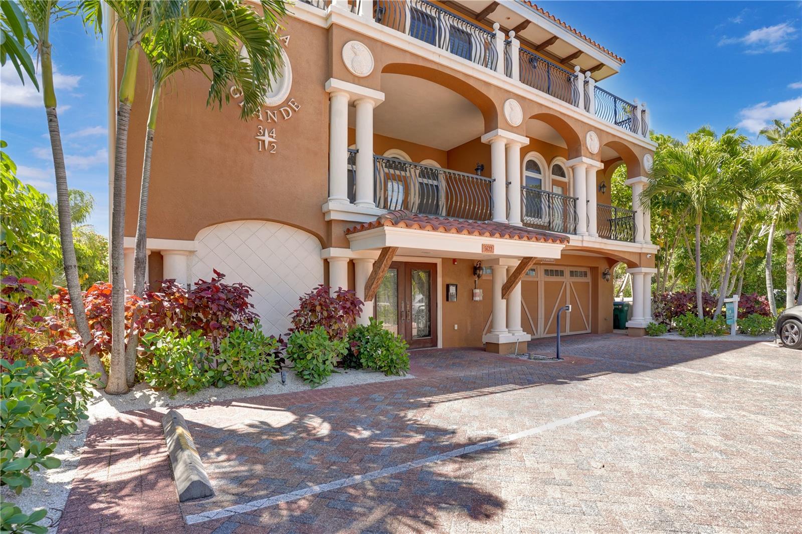 VISTA GRANDE - Residential