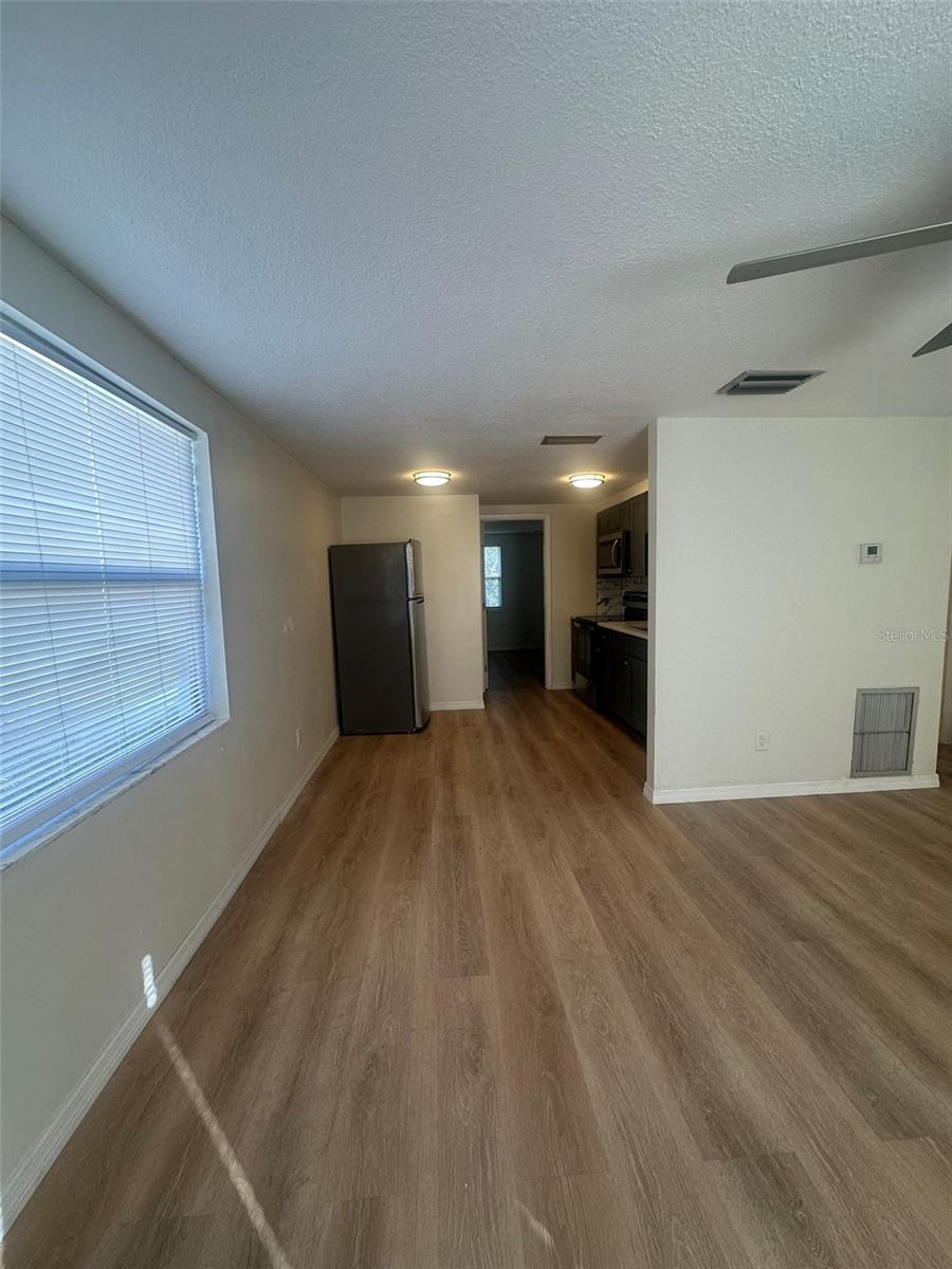 HOLIDAY HEIGHTS 2ND ADD - Residential Lease