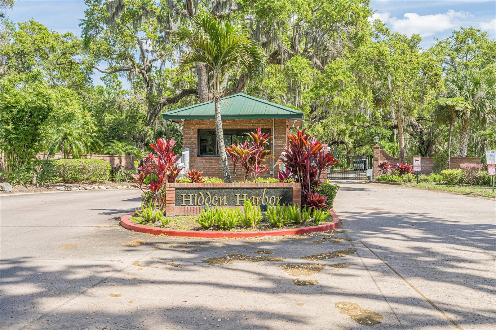 HIDDEN HARBOR - Land