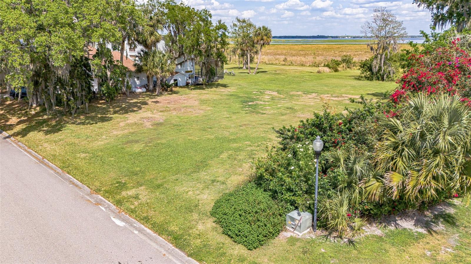 HIDDEN HARBOR - Land