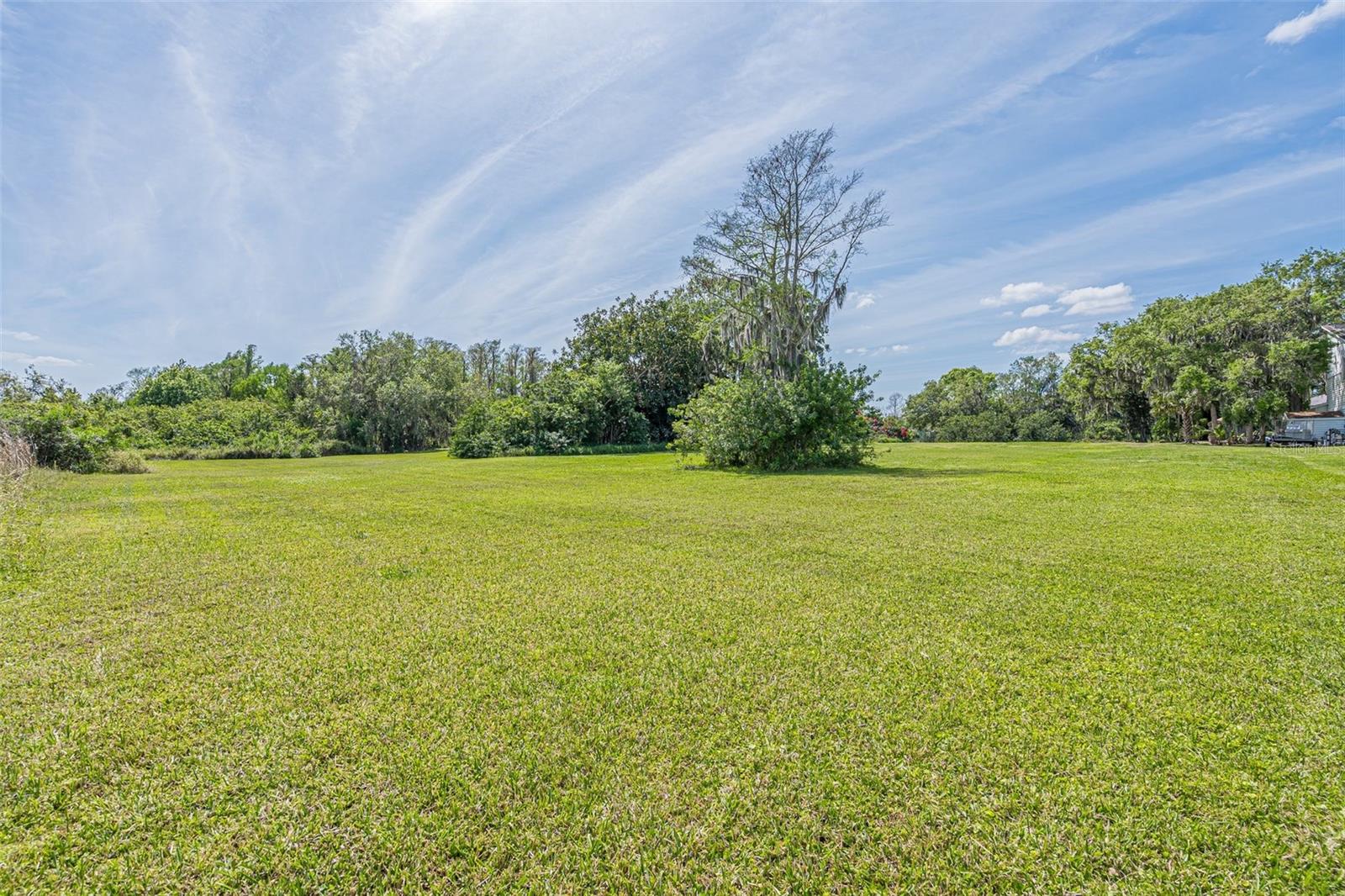 HIDDEN HARBOR - Land