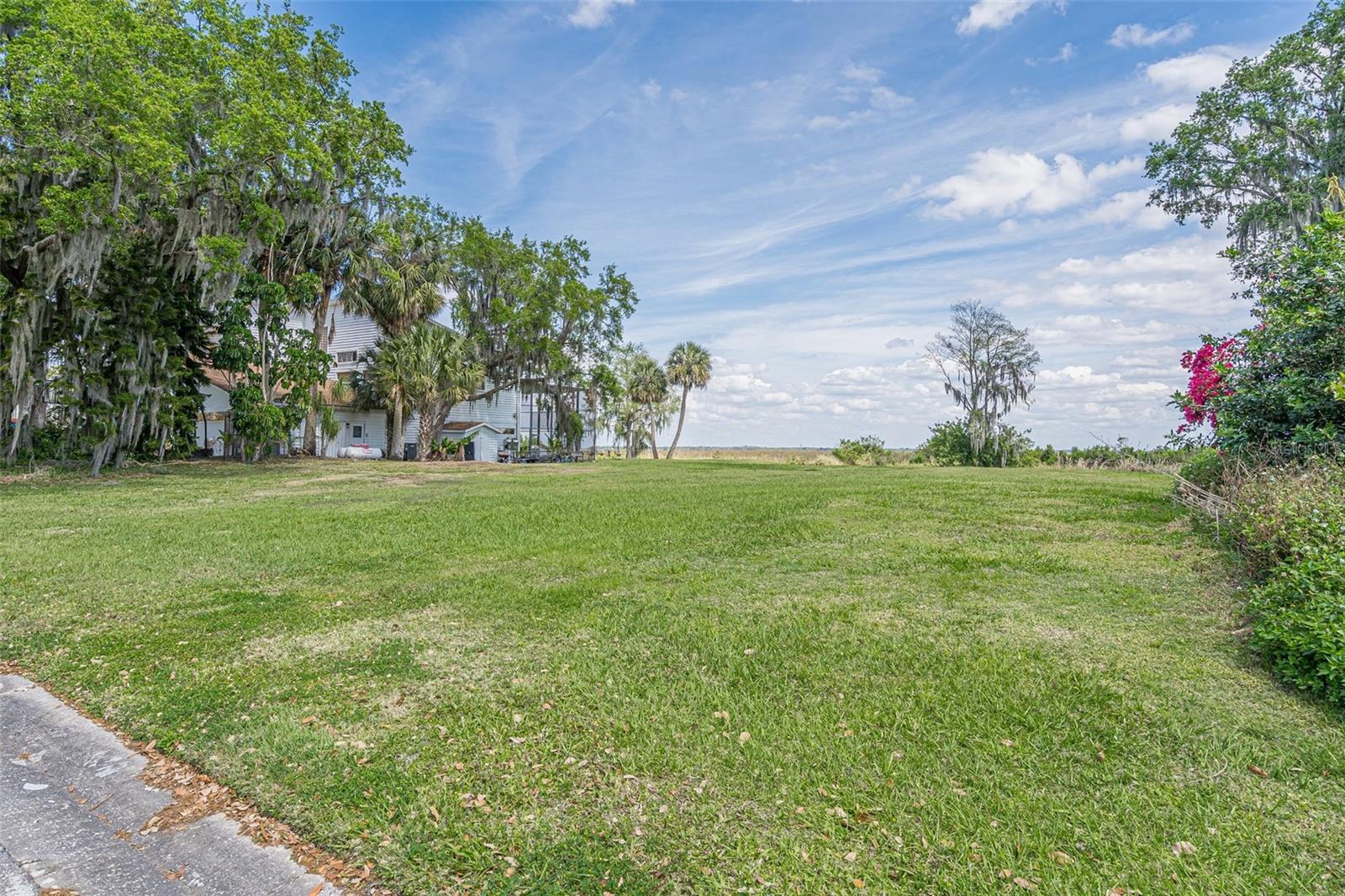 HIDDEN HARBOR - Land