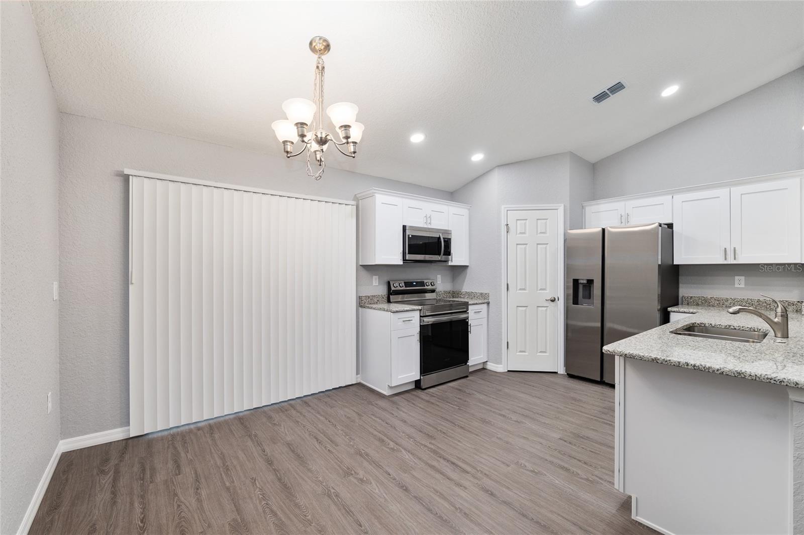 RAINBOW LAKES ESTATE - Residential