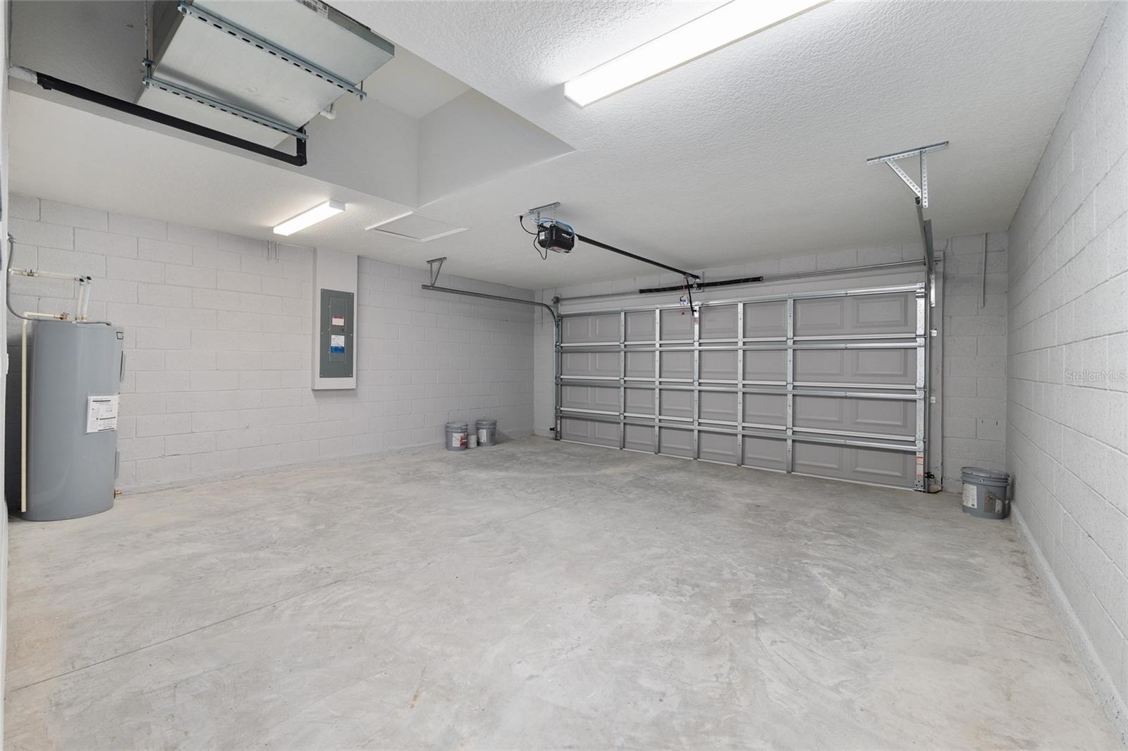 RAINBOW LAKES ESTATE - Residential