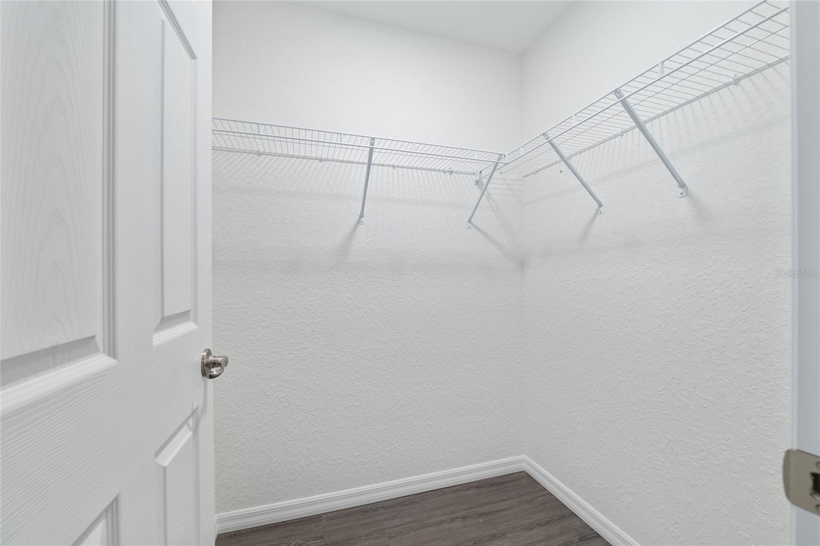 RAINBOW LAKES ESTATE - Residential