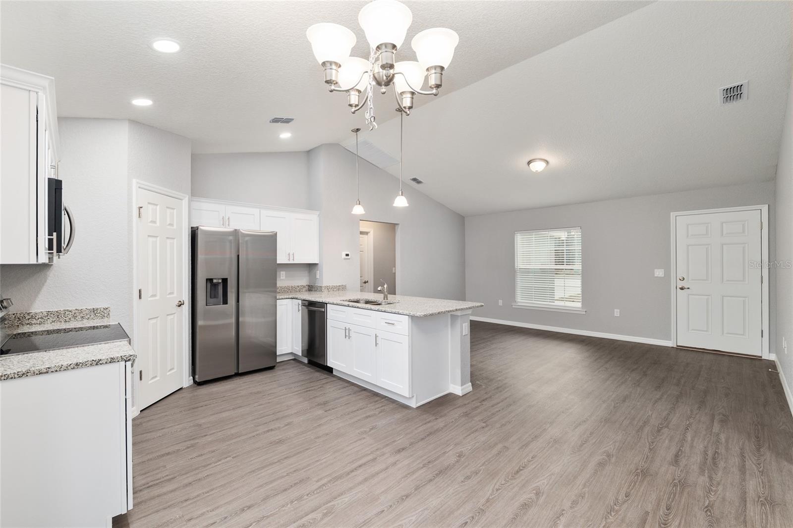 RAINBOW LAKES ESTATE - Residential