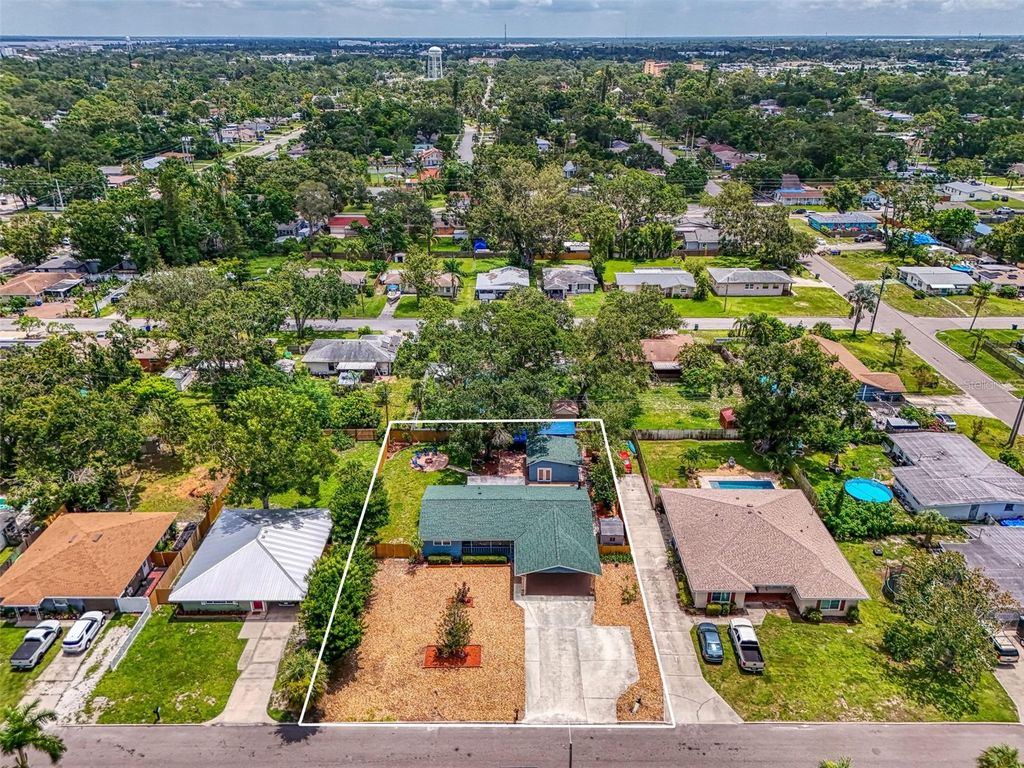 Photo of 1805 28th Street W, Bradenton, FL 34205 (MLS # A4660700)