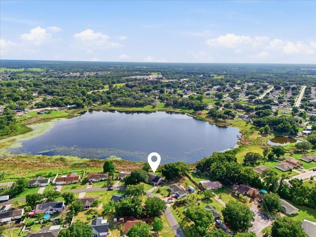 Photo of 43 Lake Jackson Drive, Mascotte, FL 34753 (MLS # G5112949)