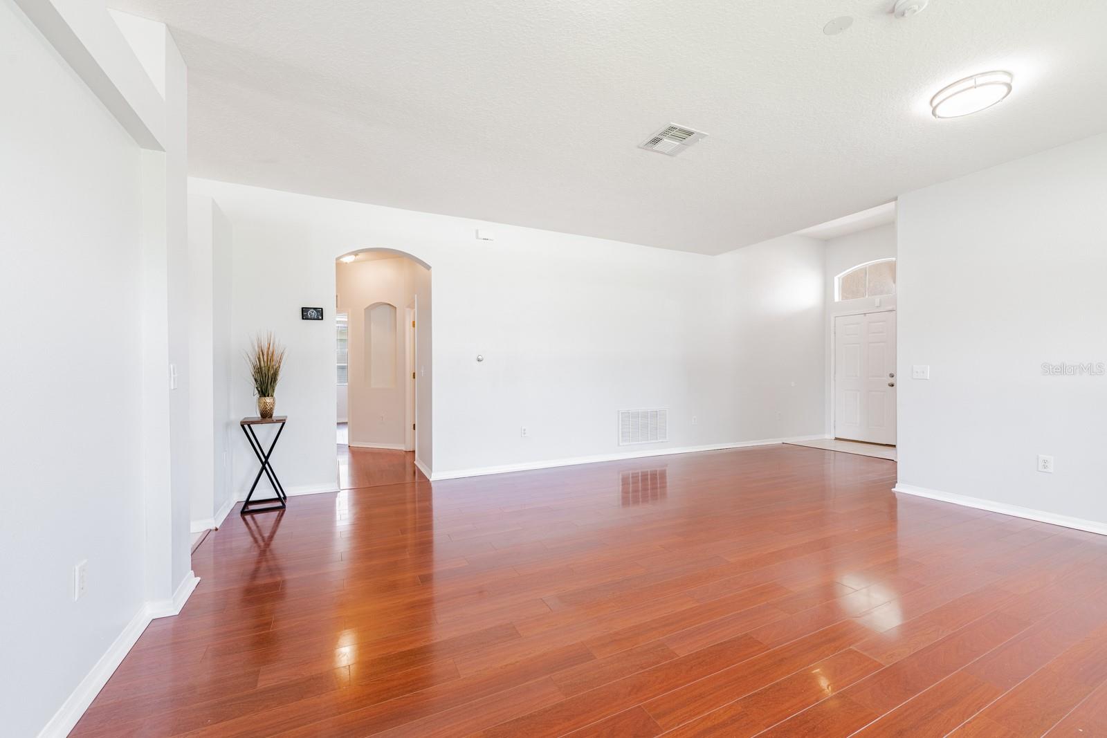 SUNCOAST MEADOWS INCREMENT 01 - Residential Lease