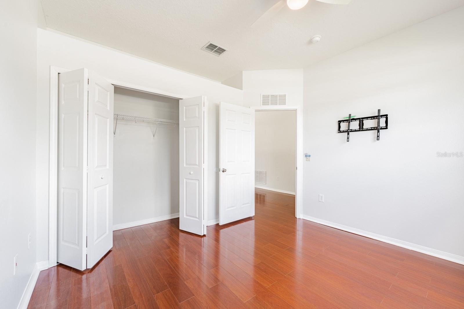 SUNCOAST MEADOWS INCREMENT 01 - Residential Lease