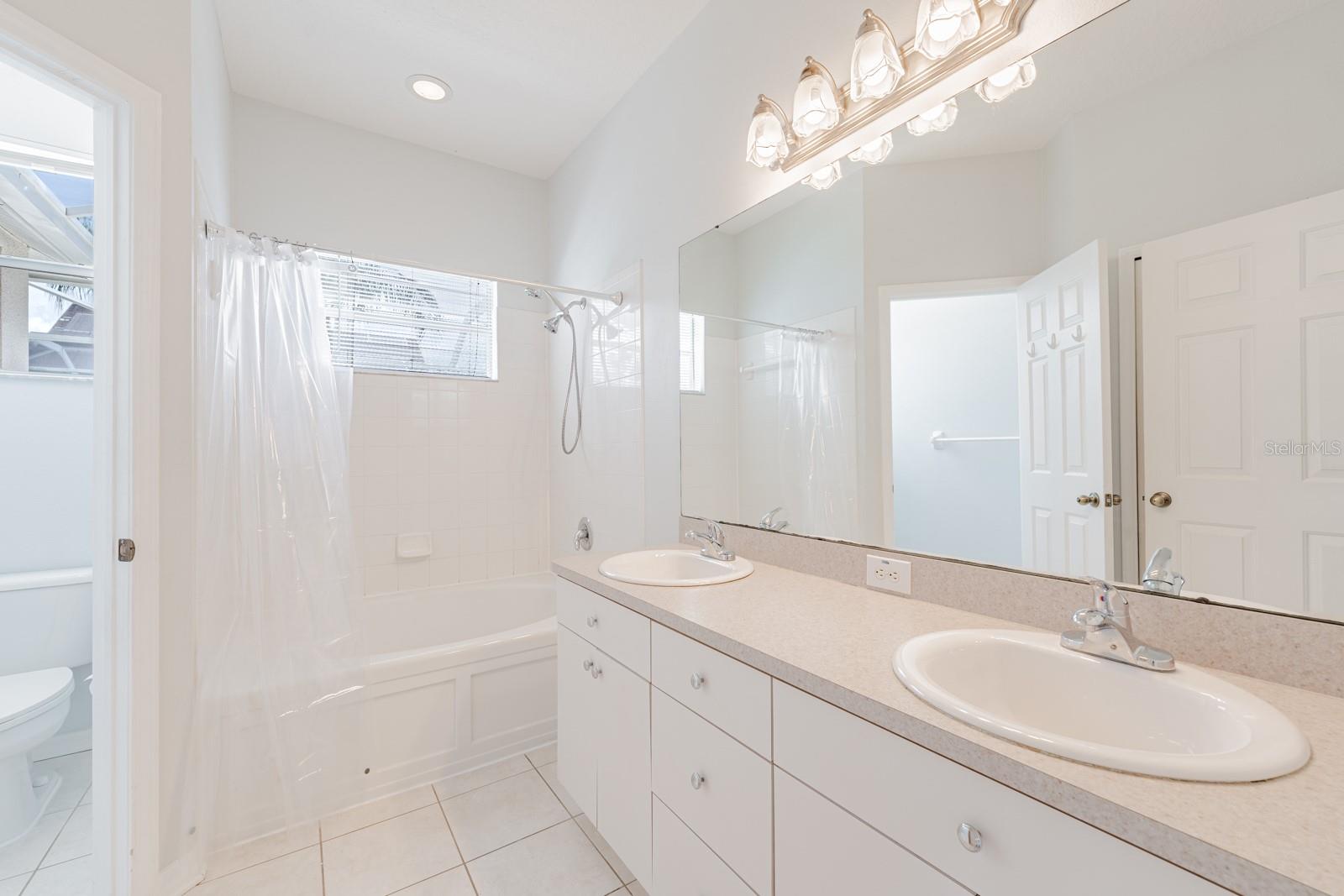 SUNCOAST MEADOWS INCREMENT 01 - Residential Lease