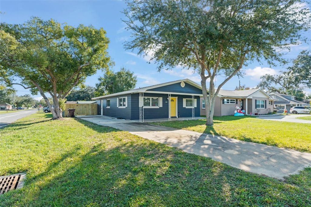 Photo of 1601 Connecticut Avenue, Saint Cloud, FL 34769 (MLS # O6364841)