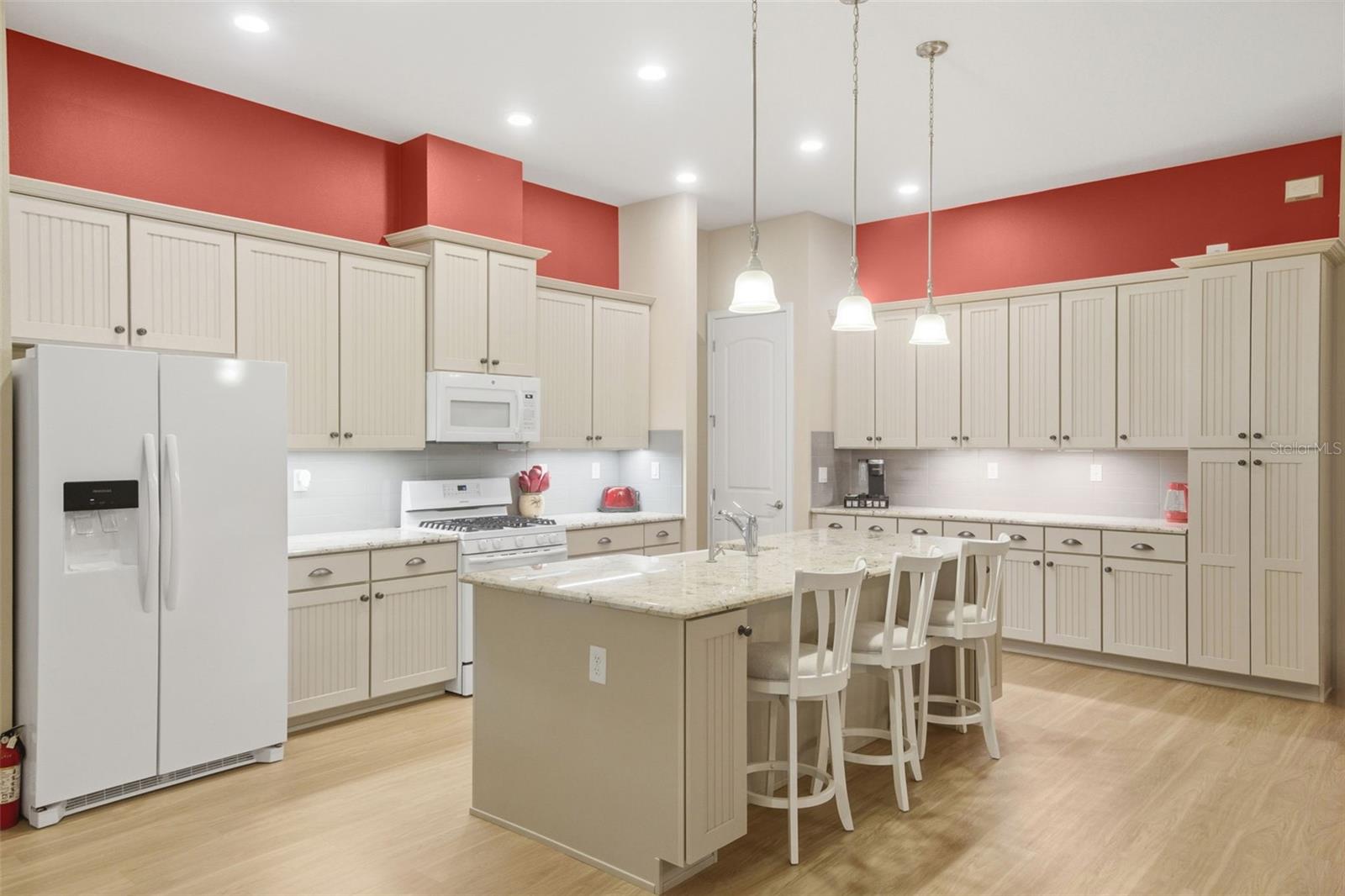 YELVINGTON DUPONT GRANT - Residential