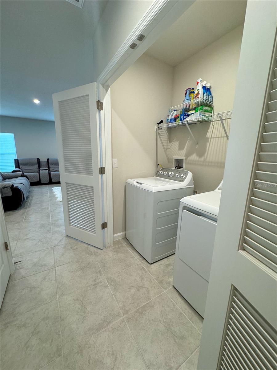 SUNCOAST LNDG PH 1 - Residential