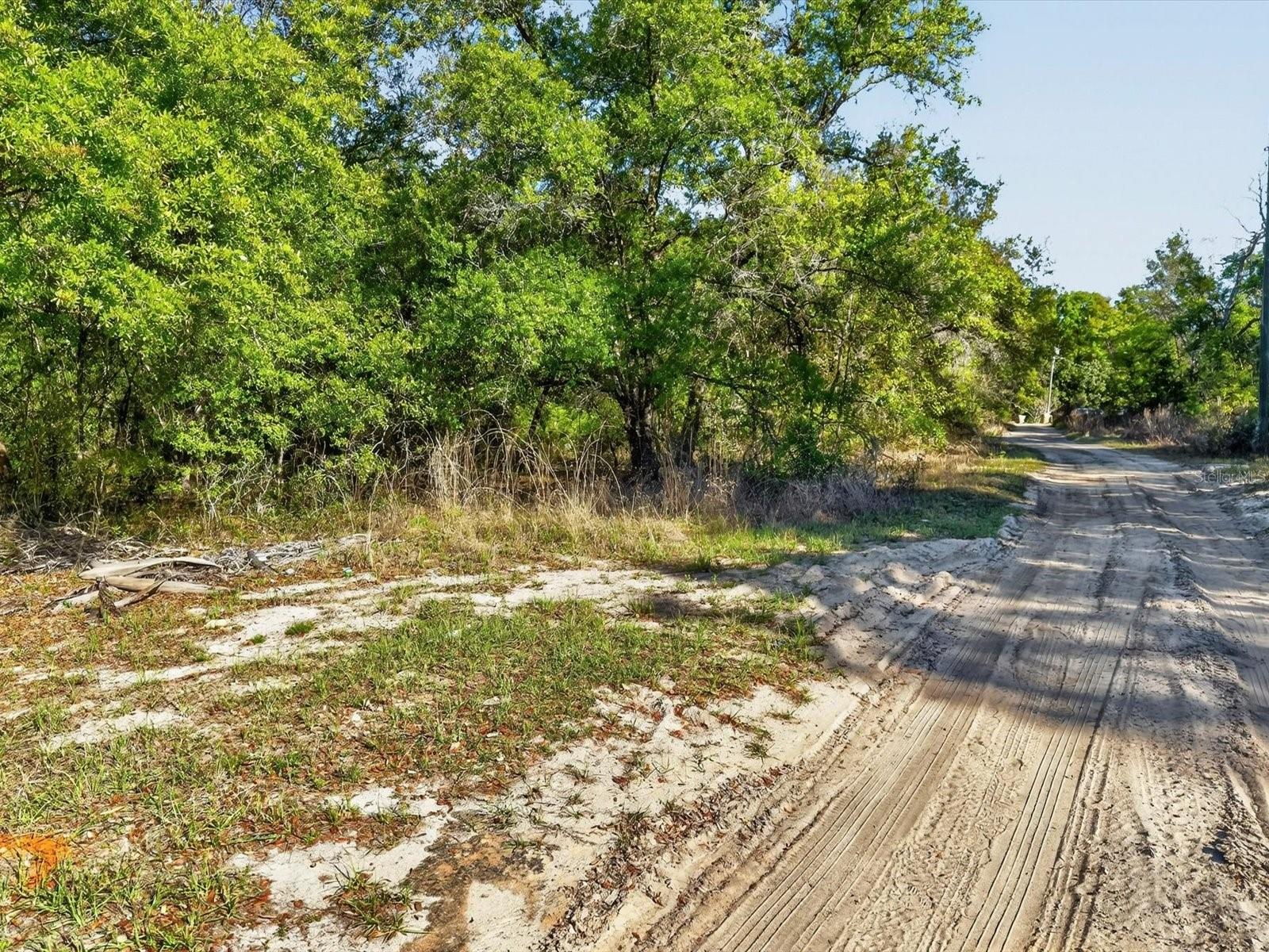 CARLTON VILLAGE - Land