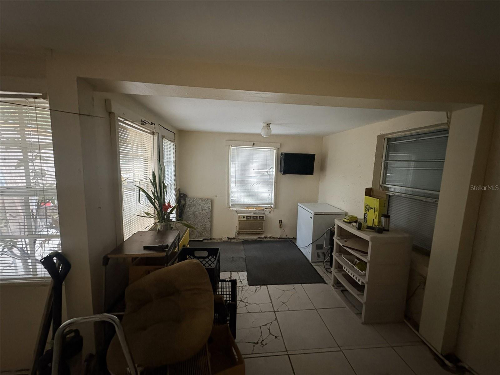 TULANE SUB - Residential