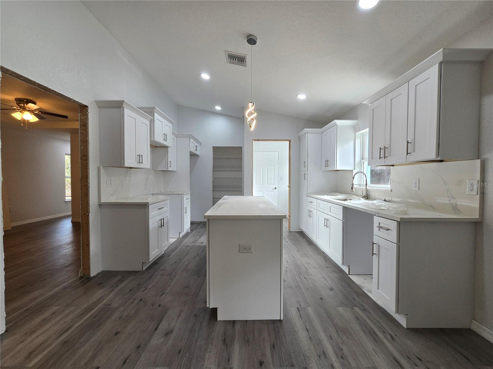 SILVER SPGS SHORES UN 44 - Residential