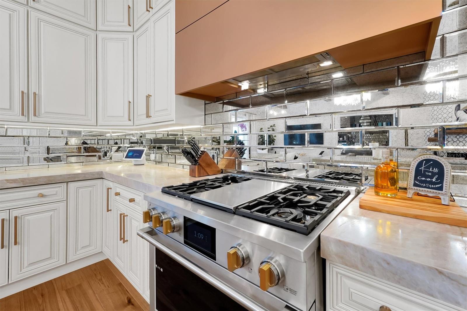 DAVIS SHORES - Residential