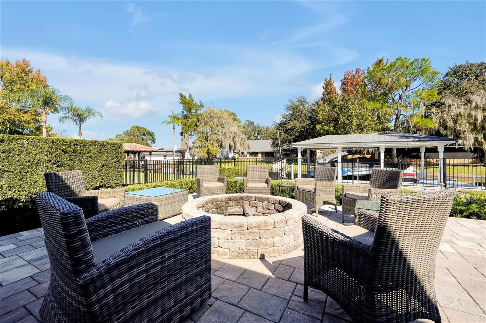 DAVIS SHORES - Residential