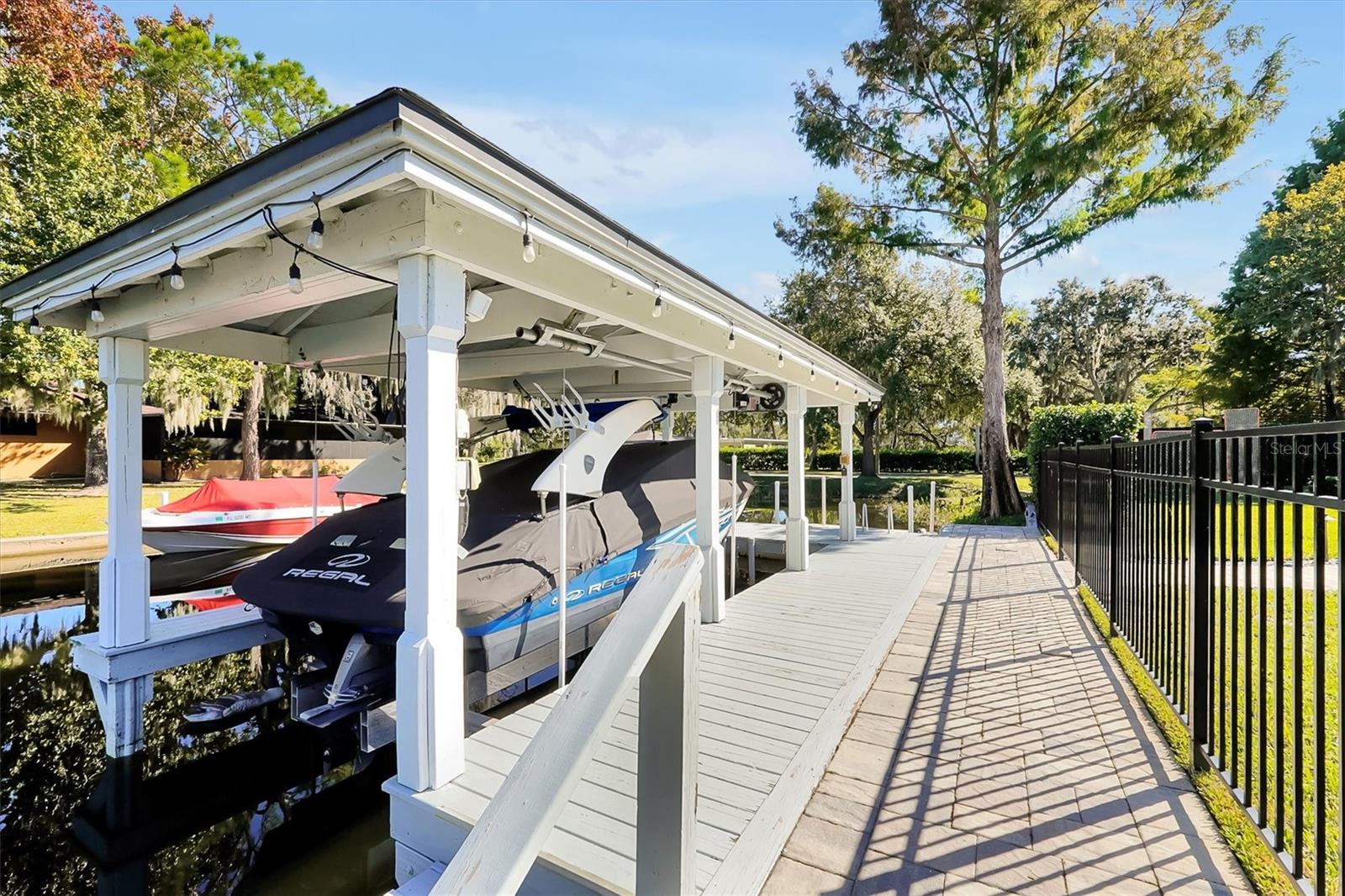 DAVIS SHORES - Residential