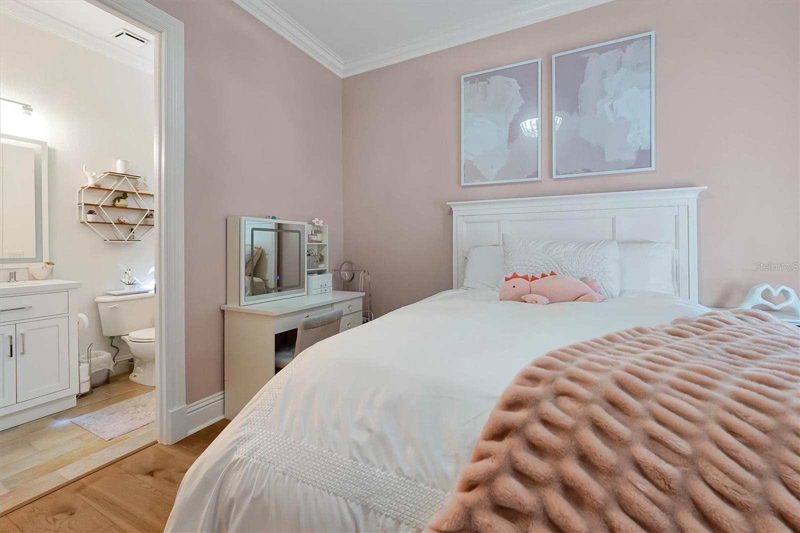 DAVIS SHORES - Residential