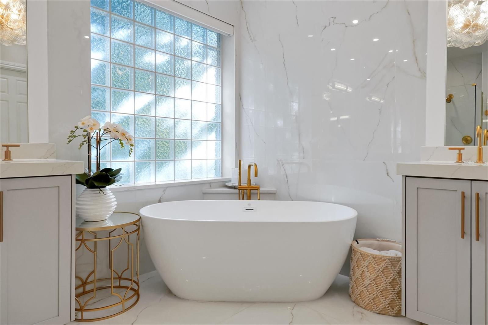 DAVIS SHORES - Residential