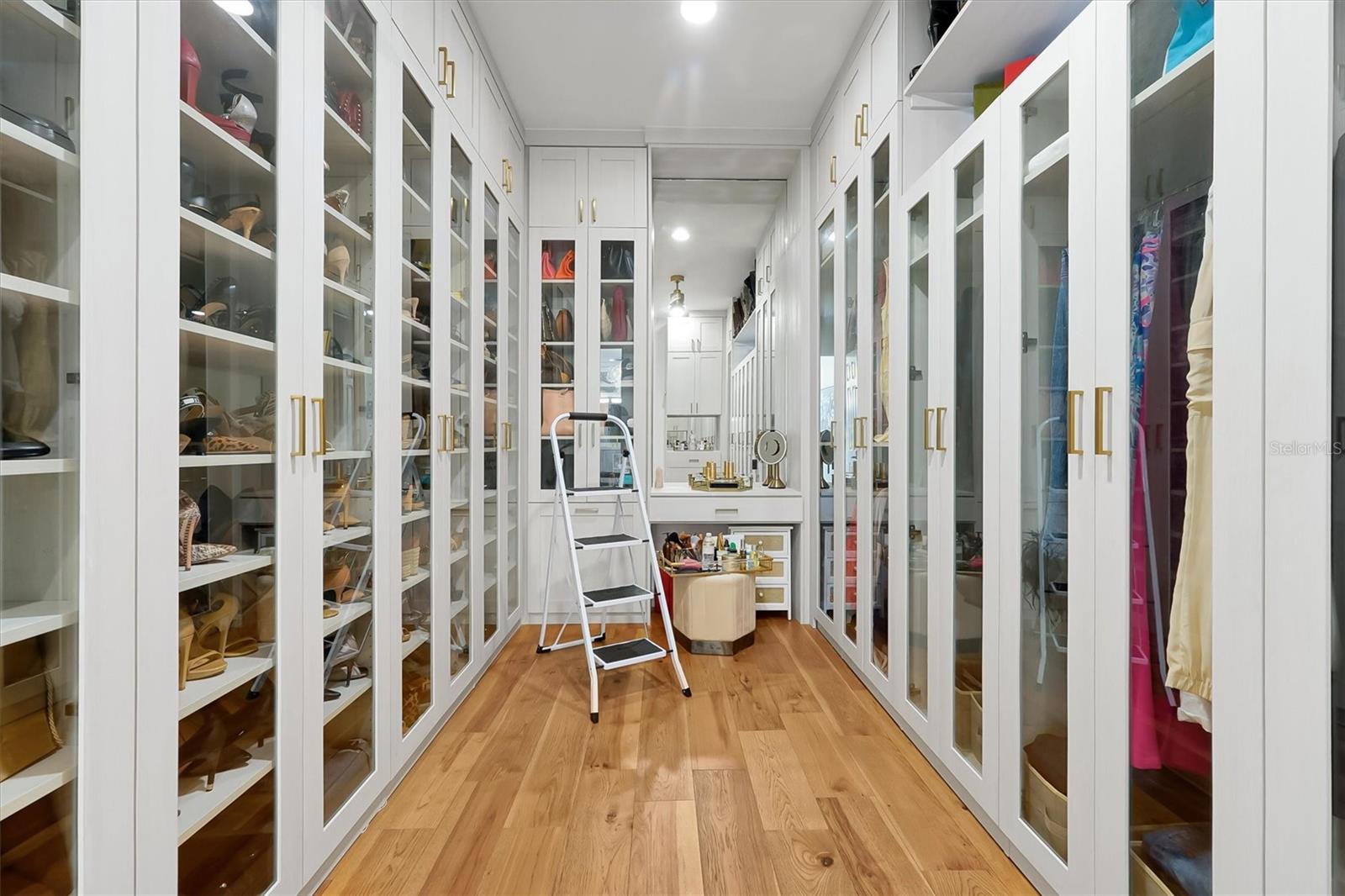 DAVIS SHORES - Residential