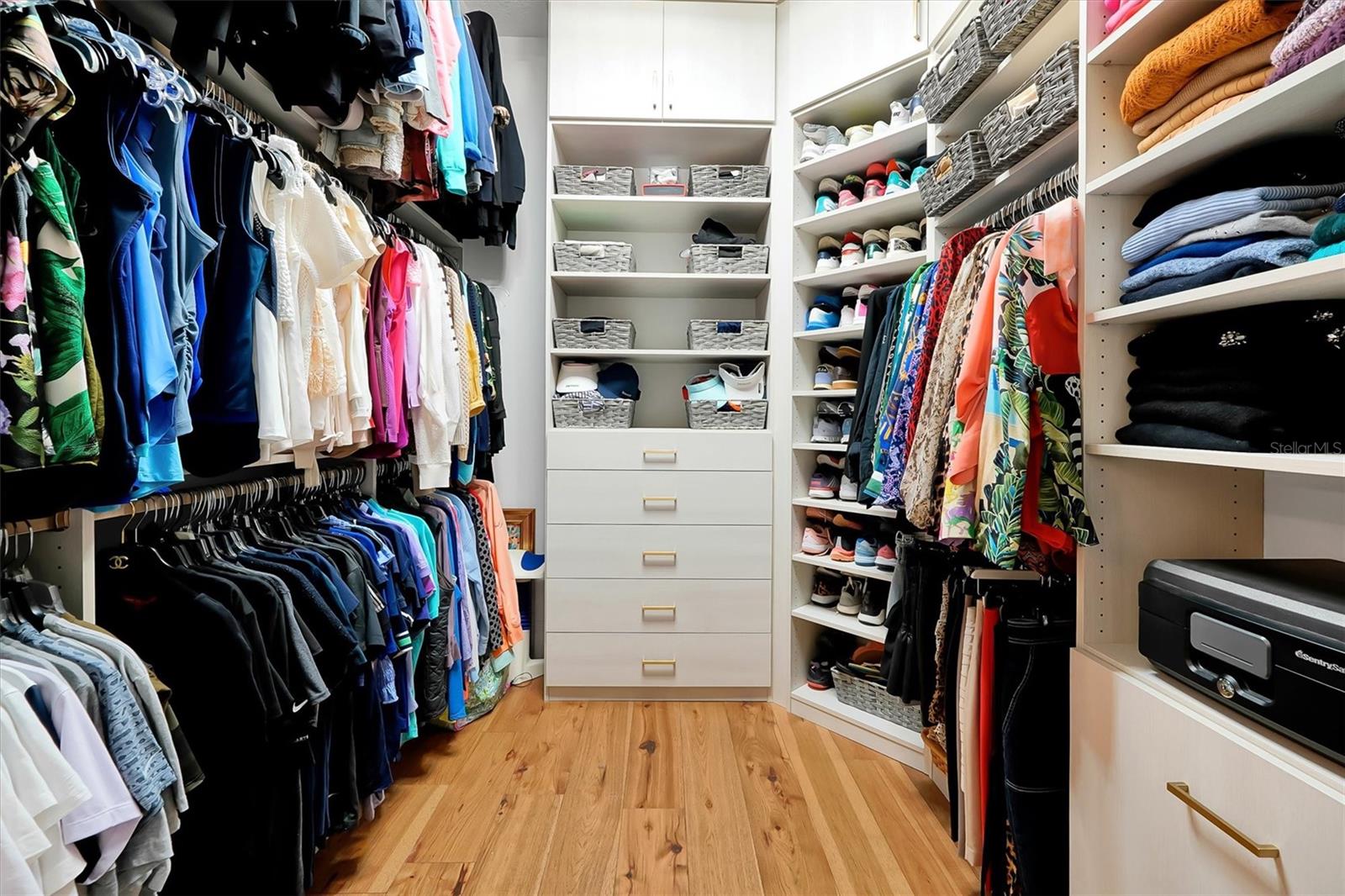 DAVIS SHORES - Residential