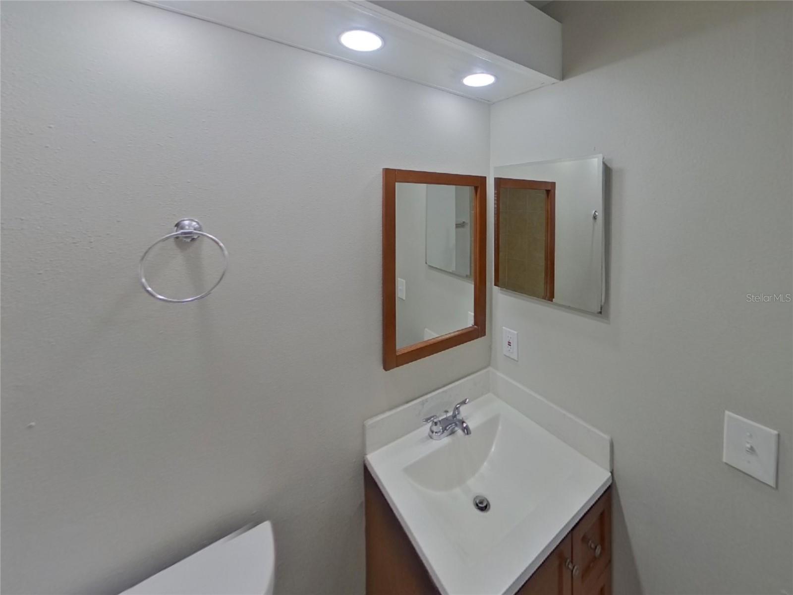 FOUR WINDS ESTATES UNIT SIX - Residential Lease