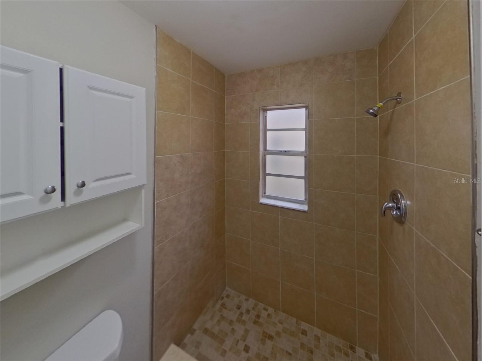 FOUR WINDS ESTATES UNIT SIX - Residential Lease