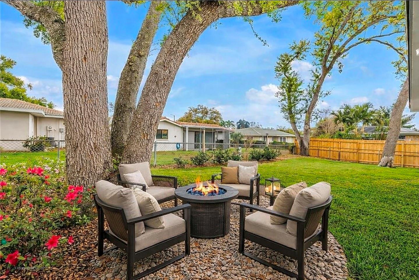 CANTERBURY CHASE - Residential