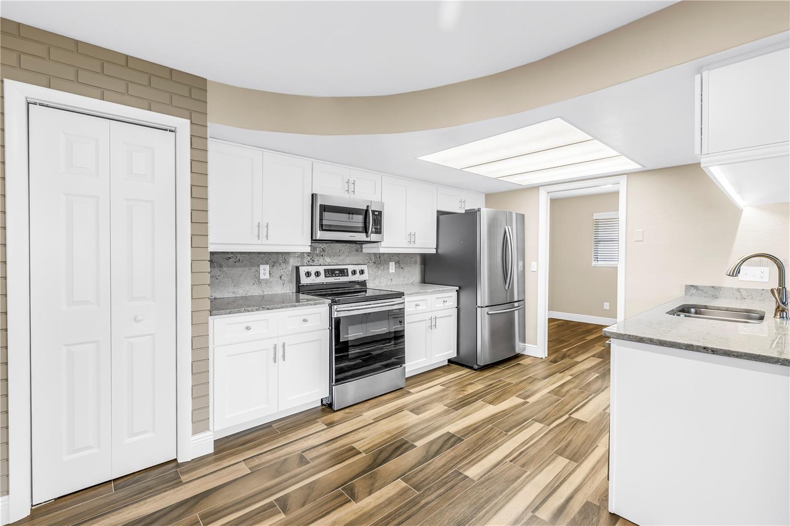 CANTERBURY CHASE - Residential