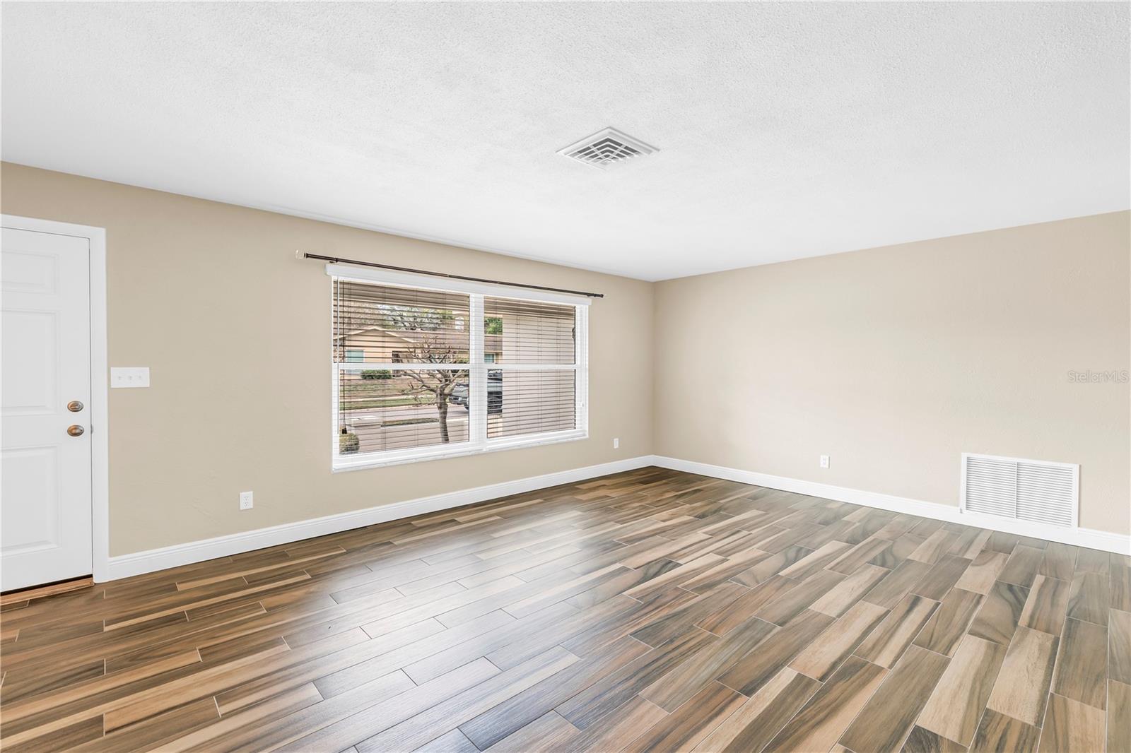 CANTERBURY CHASE - Residential