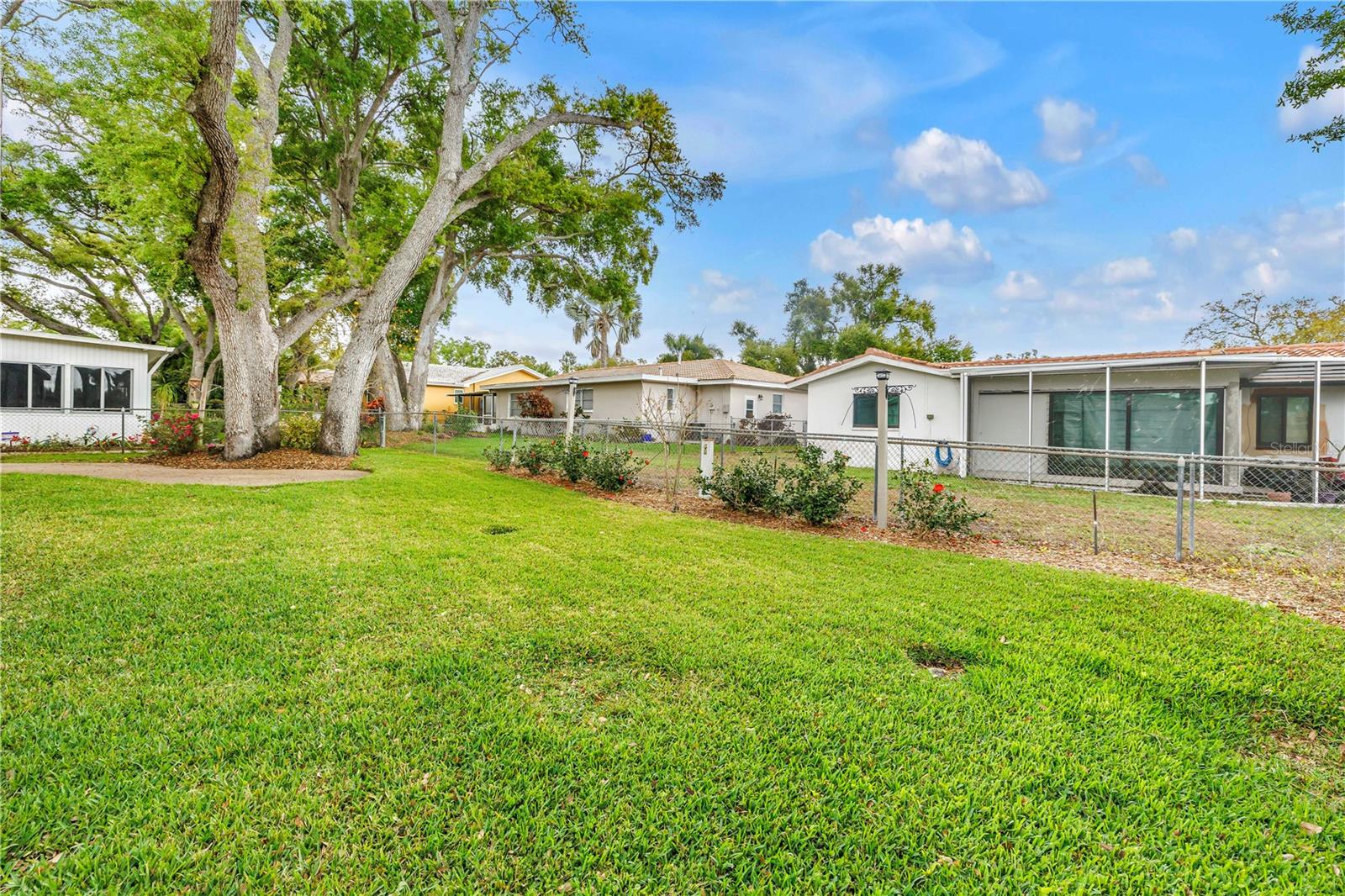 CANTERBURY CHASE - Residential