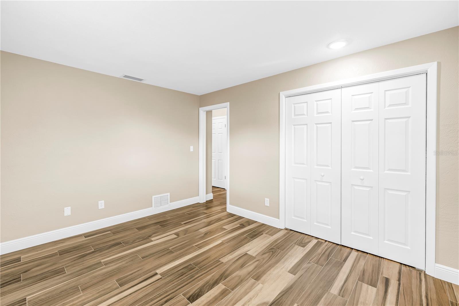 CANTERBURY CHASE - Residential