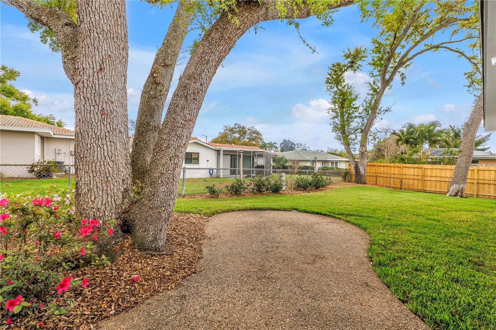 CANTERBURY CHASE - Residential