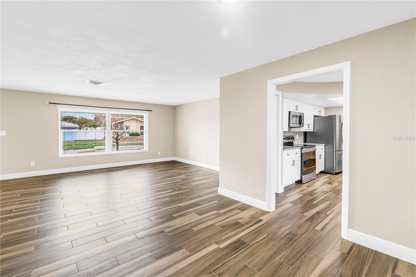 CANTERBURY CHASE - Residential