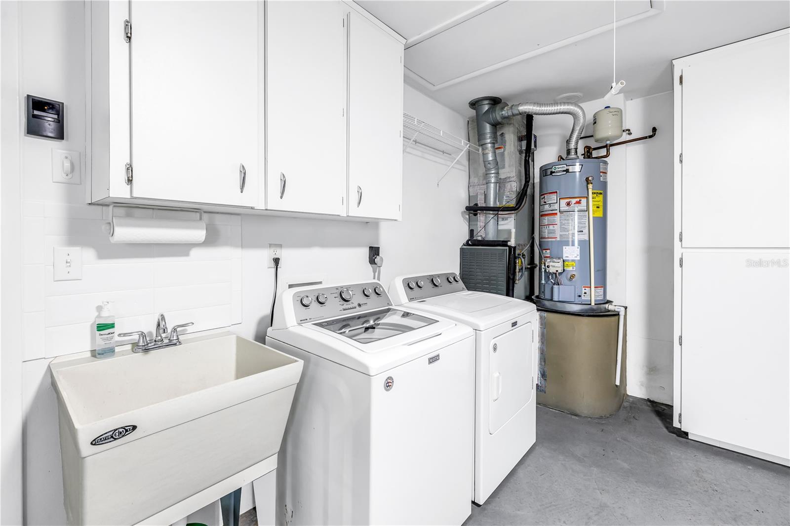 CANTERBURY CHASE - Residential