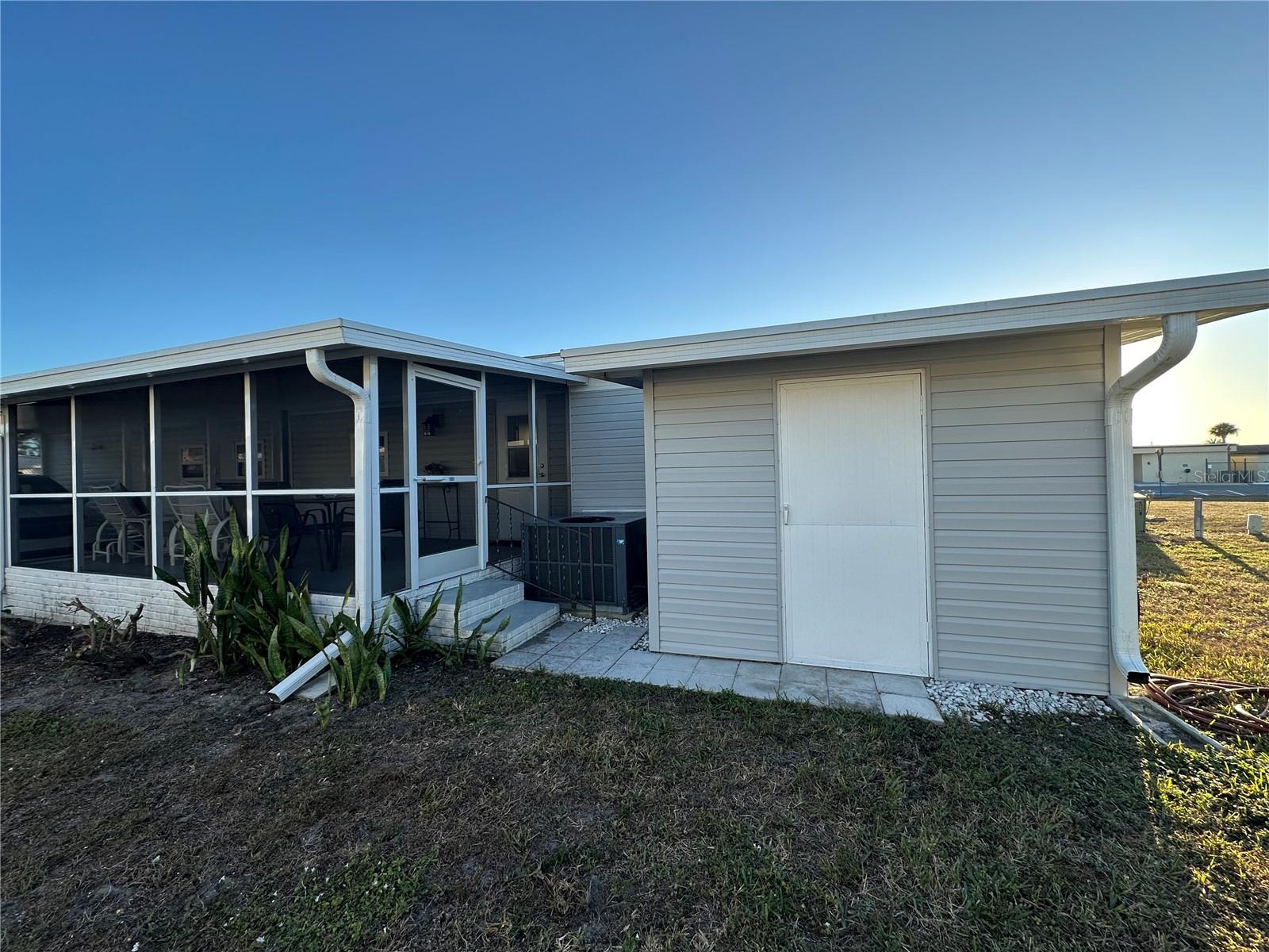 HOLIDAY PARK - Residential