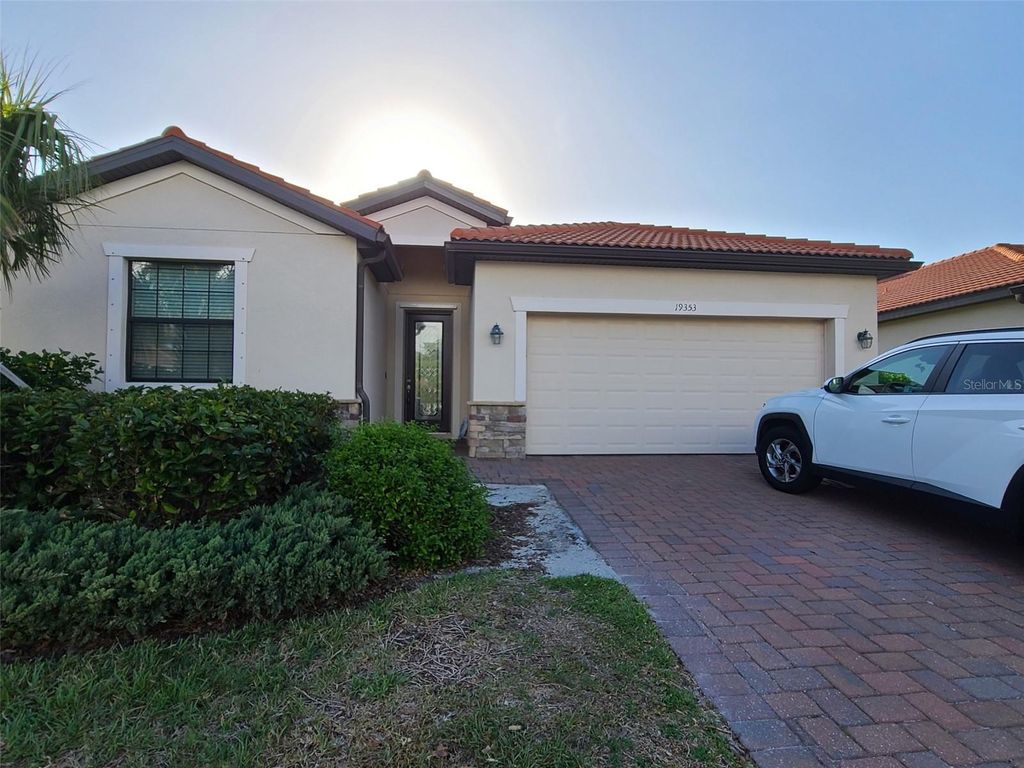 Photo of 19353 Nearpoint Drive, Venice, FL 34292 (MLS # A4689236)
