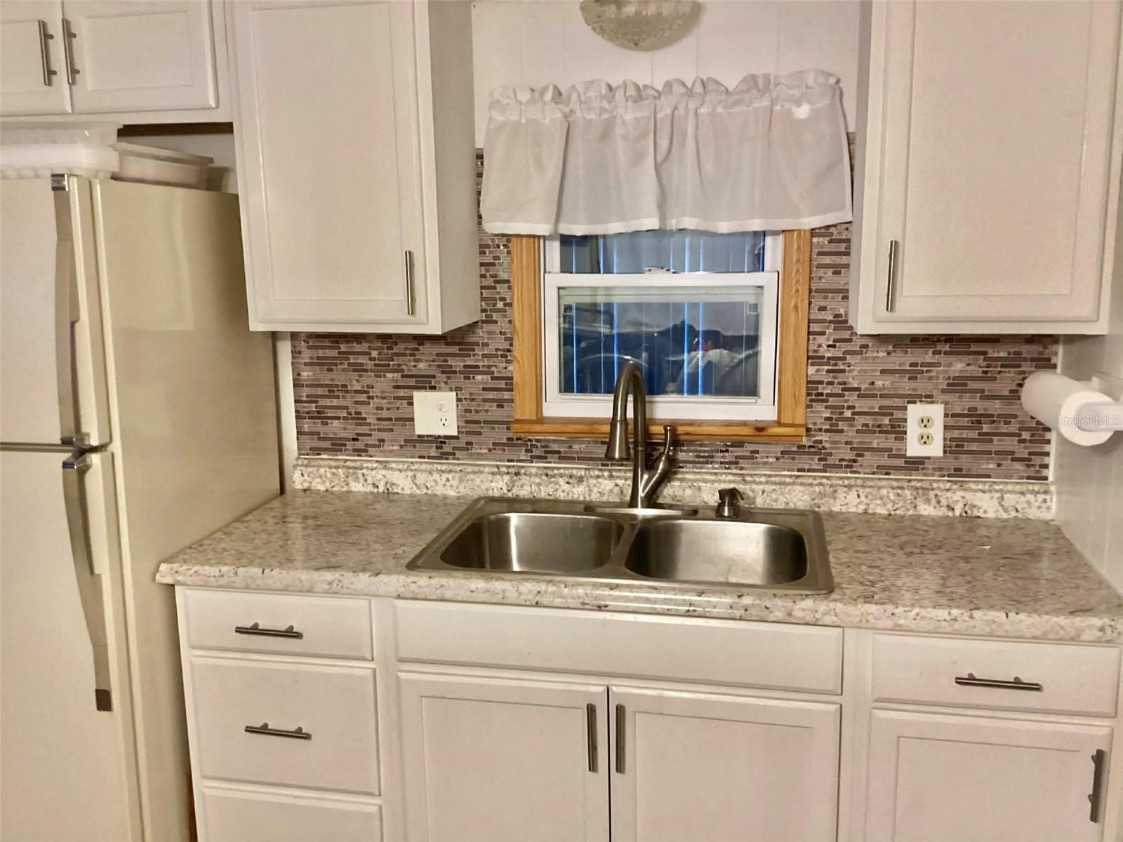 SLEEPY HOLLOW MOBILE ESTATES - Residential