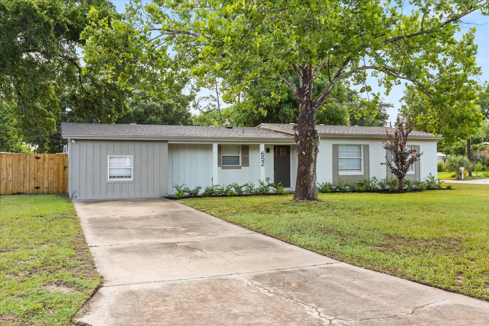 652 SHERWOOD COURT
