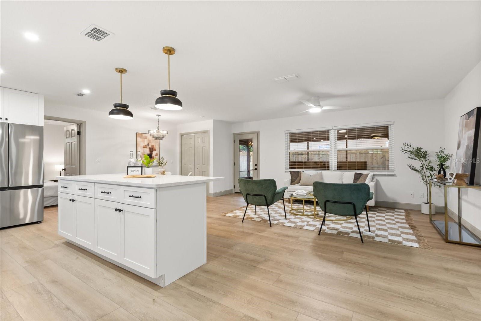652 SHERWOOD COURT