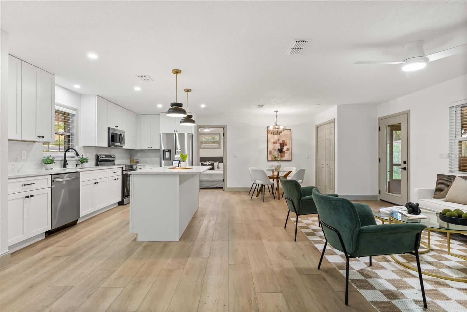 652 SHERWOOD COURT